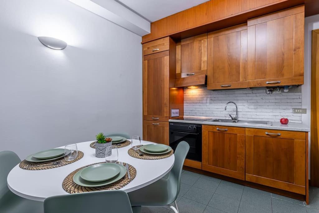 Close To Duomo Lovely City Center Flat Apartment Milan Bagian luar foto