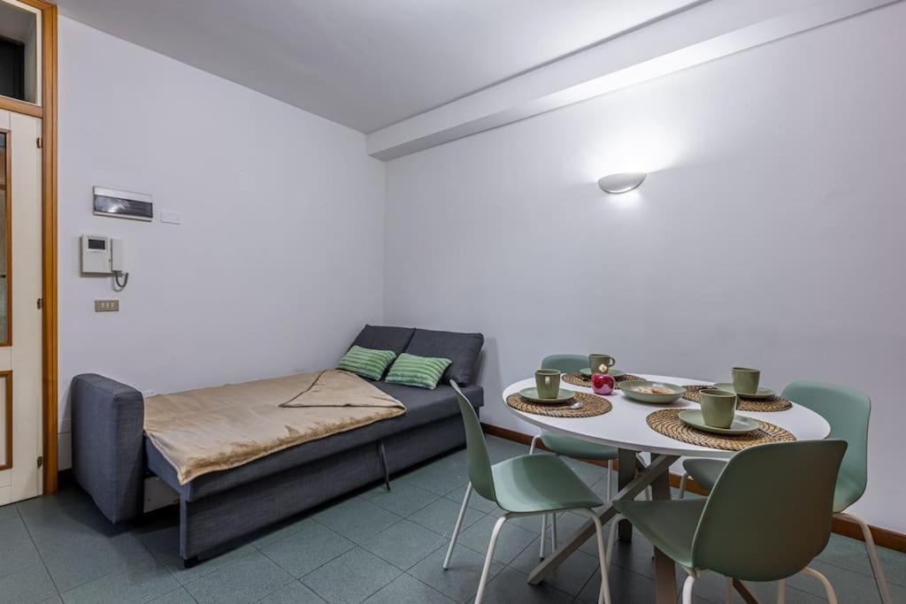 Close To Duomo Lovely City Center Flat Apartment Milan Bagian luar foto